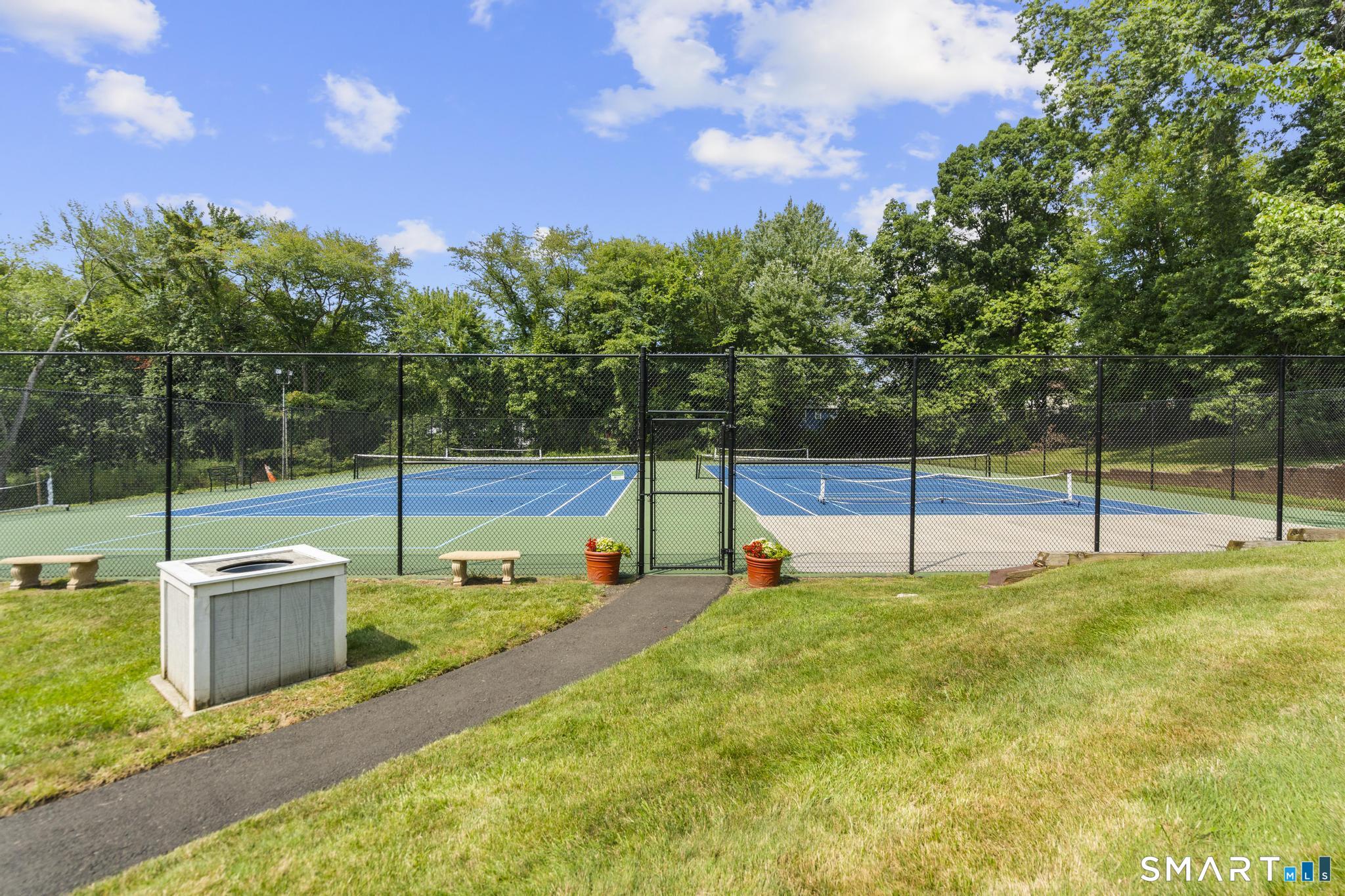 15 Peddlars Drive Branford CT 06405