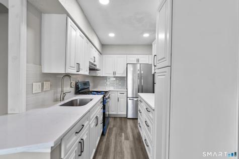 15 Peddlars Drive Branford CT 06405