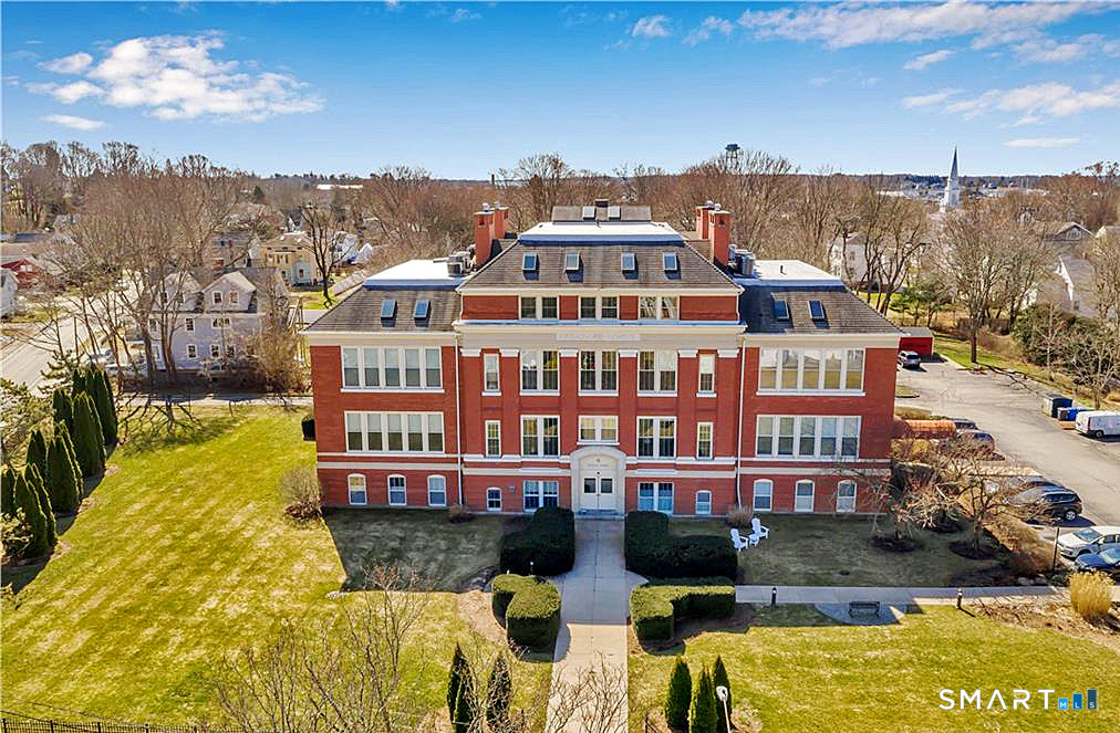 6 School Street Stonington CT 06378