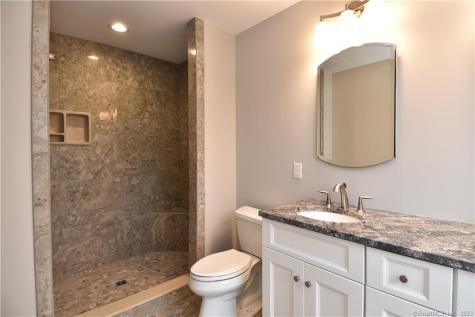 46 Village Crossing East Lyme CT 06357