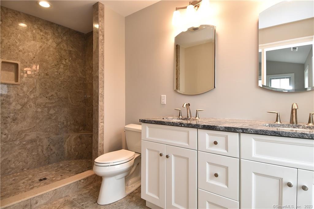 46 Village Crossing East Lyme CT 06357