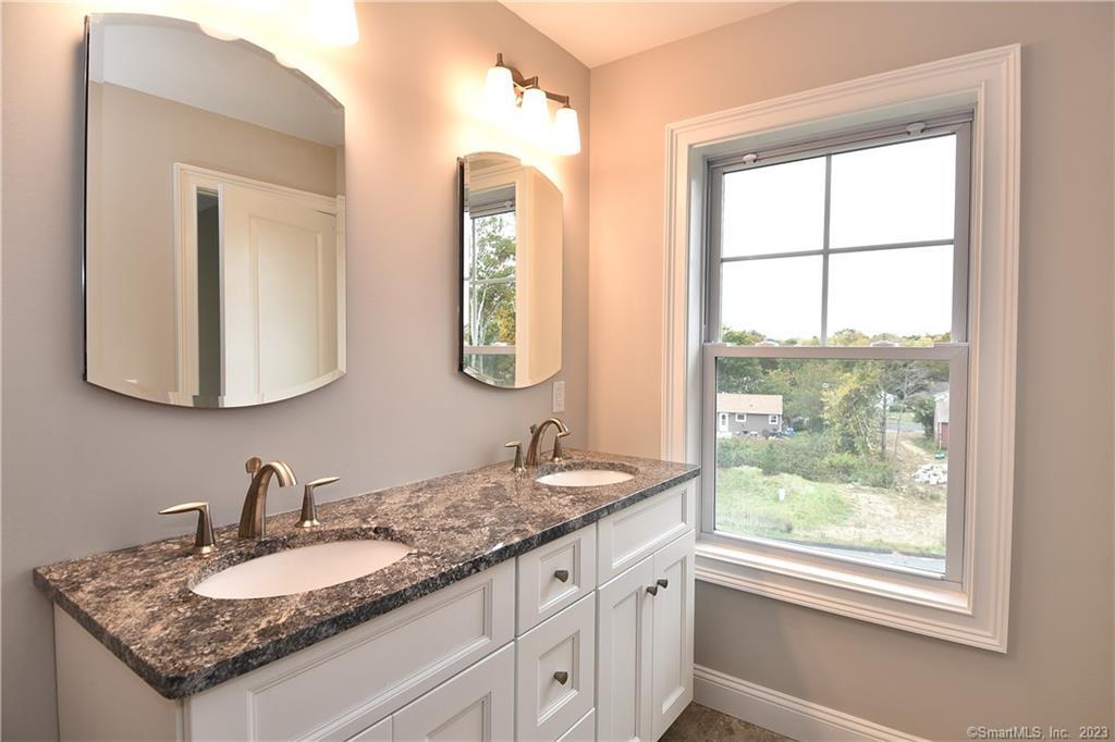 46 Village Crossing East Lyme CT 06357