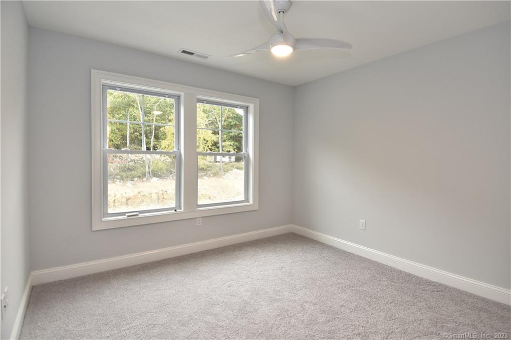 46 Village Crossing East Lyme CT 06357