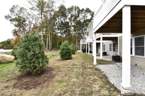 46 Village Crossing East Lyme CT 06357