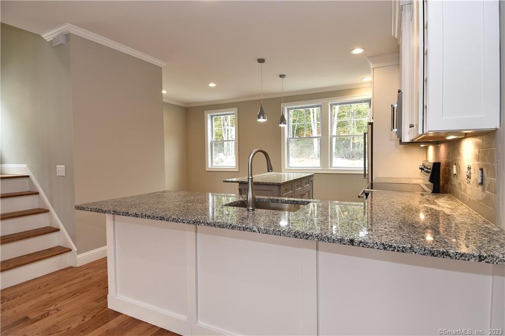 46 Village Crossing East Lyme CT 06357