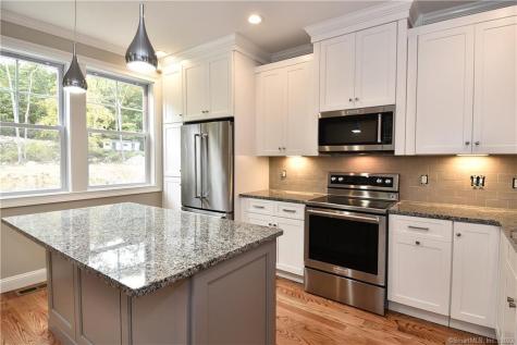 46 Village Crossing East Lyme CT 06357