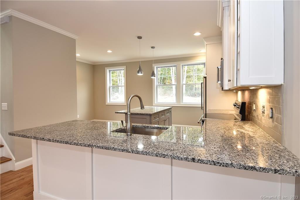46 Village Crossing East Lyme CT 06357