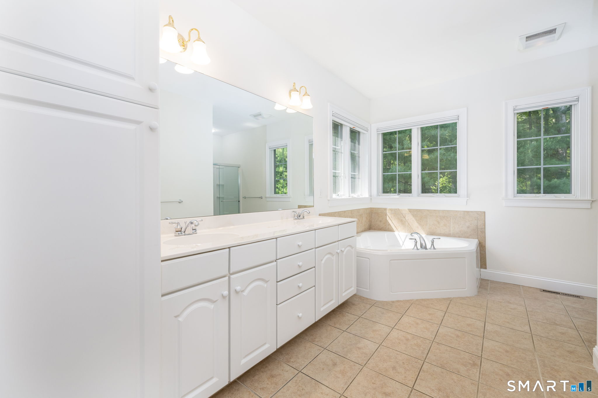 9 Ashton Circle Simsbury CT 06070