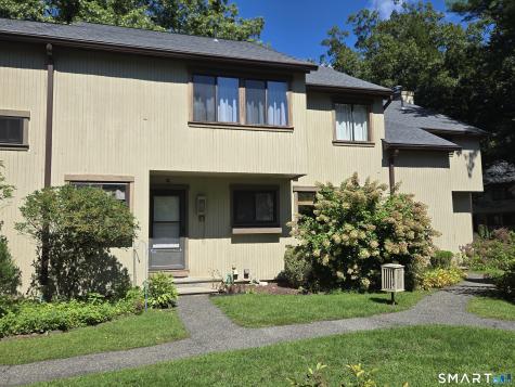 6 Upper Commons Woodbury CT 06798