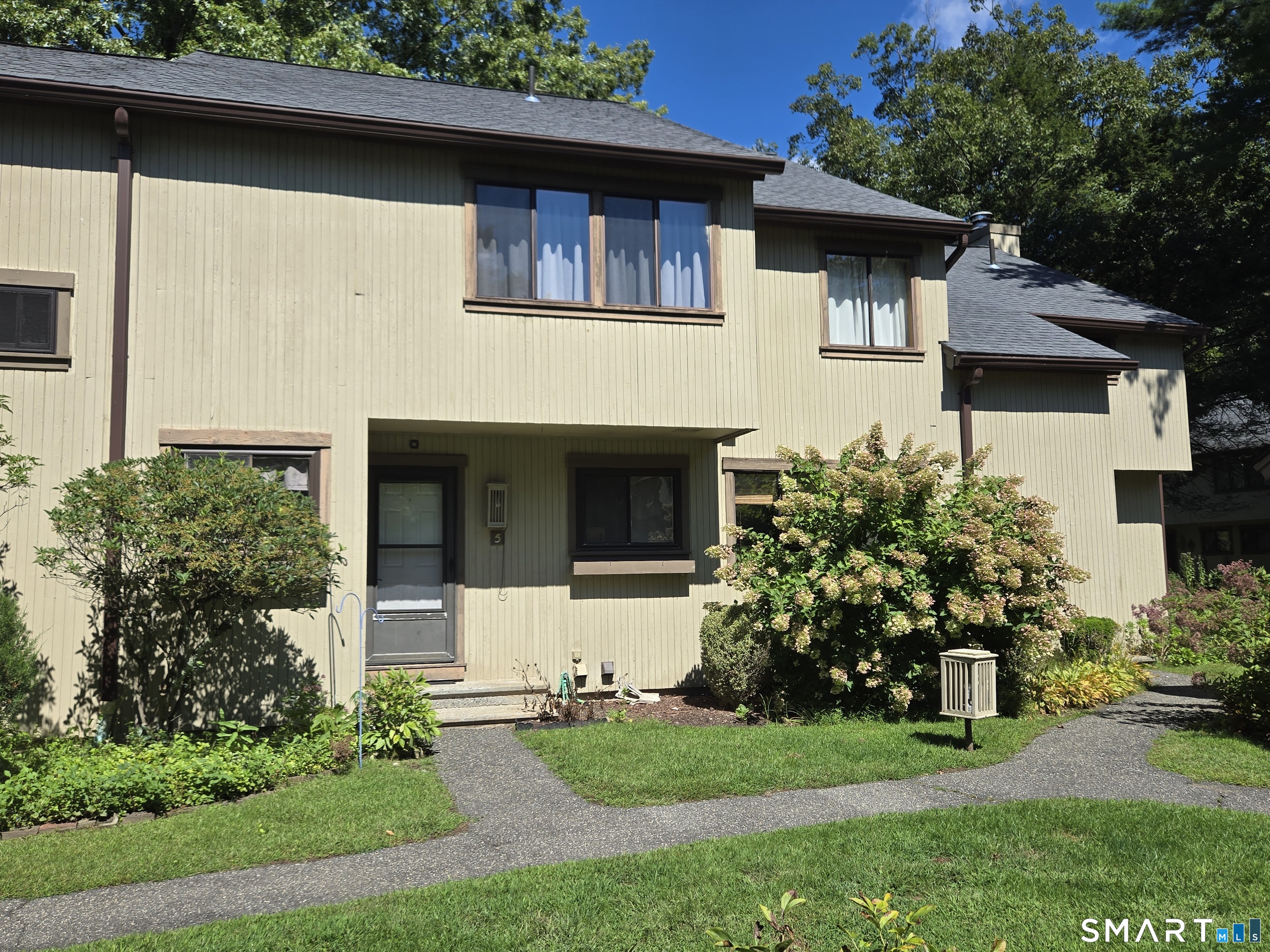 6 Upper Commons Woodbury CT 06798