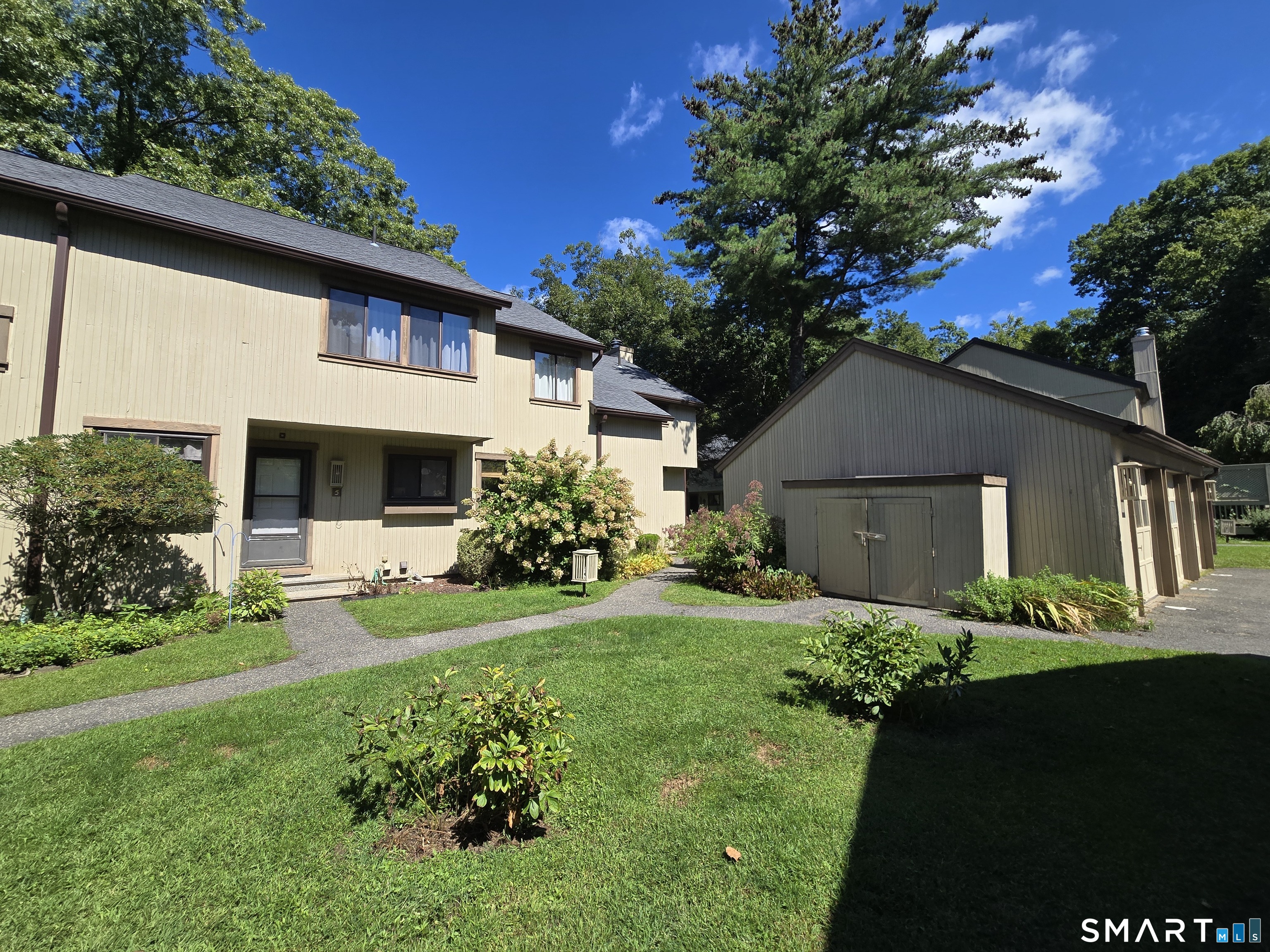 6 Upper Commons Woodbury CT 06798