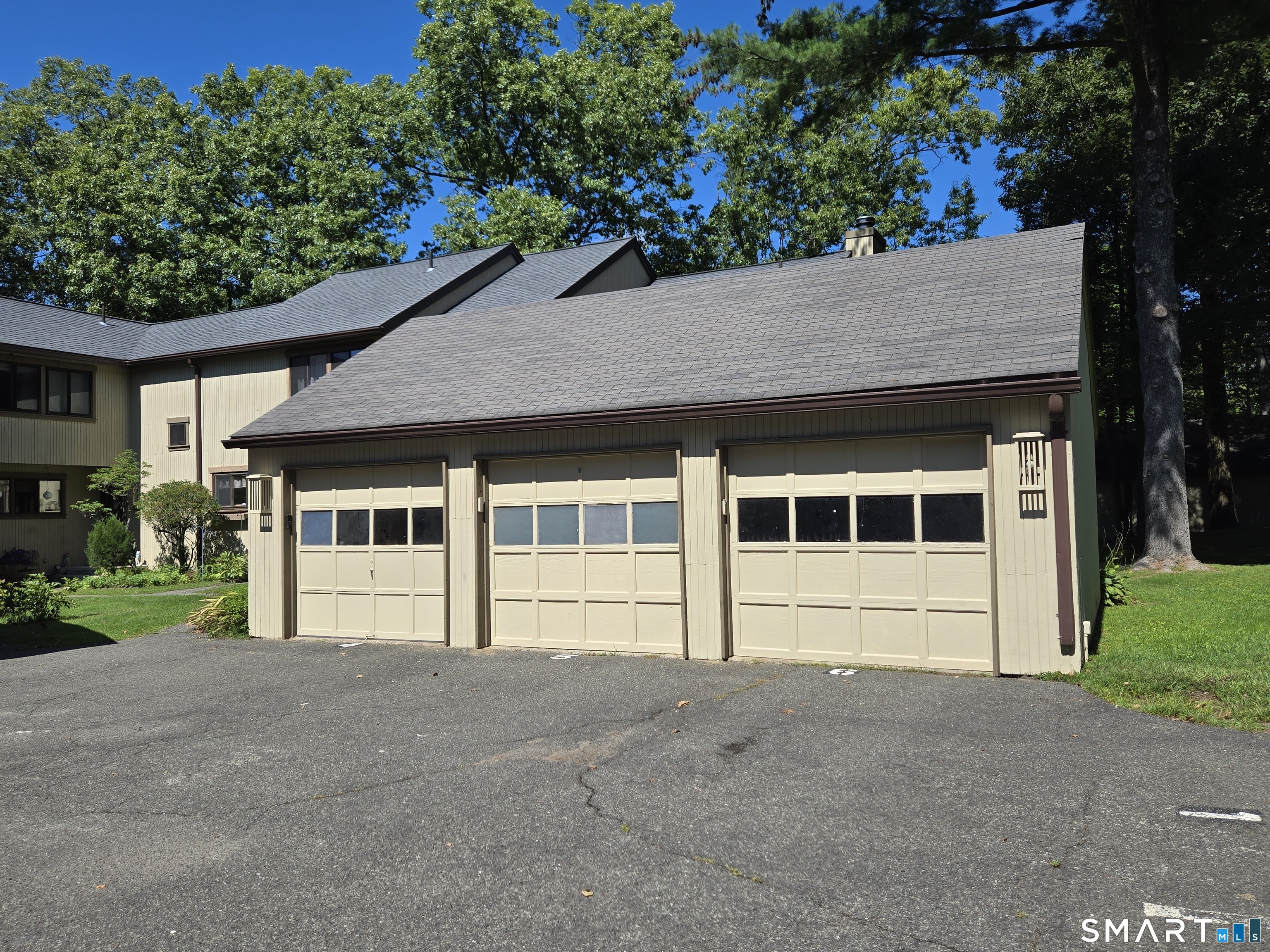 6 Upper Commons Woodbury CT 06798