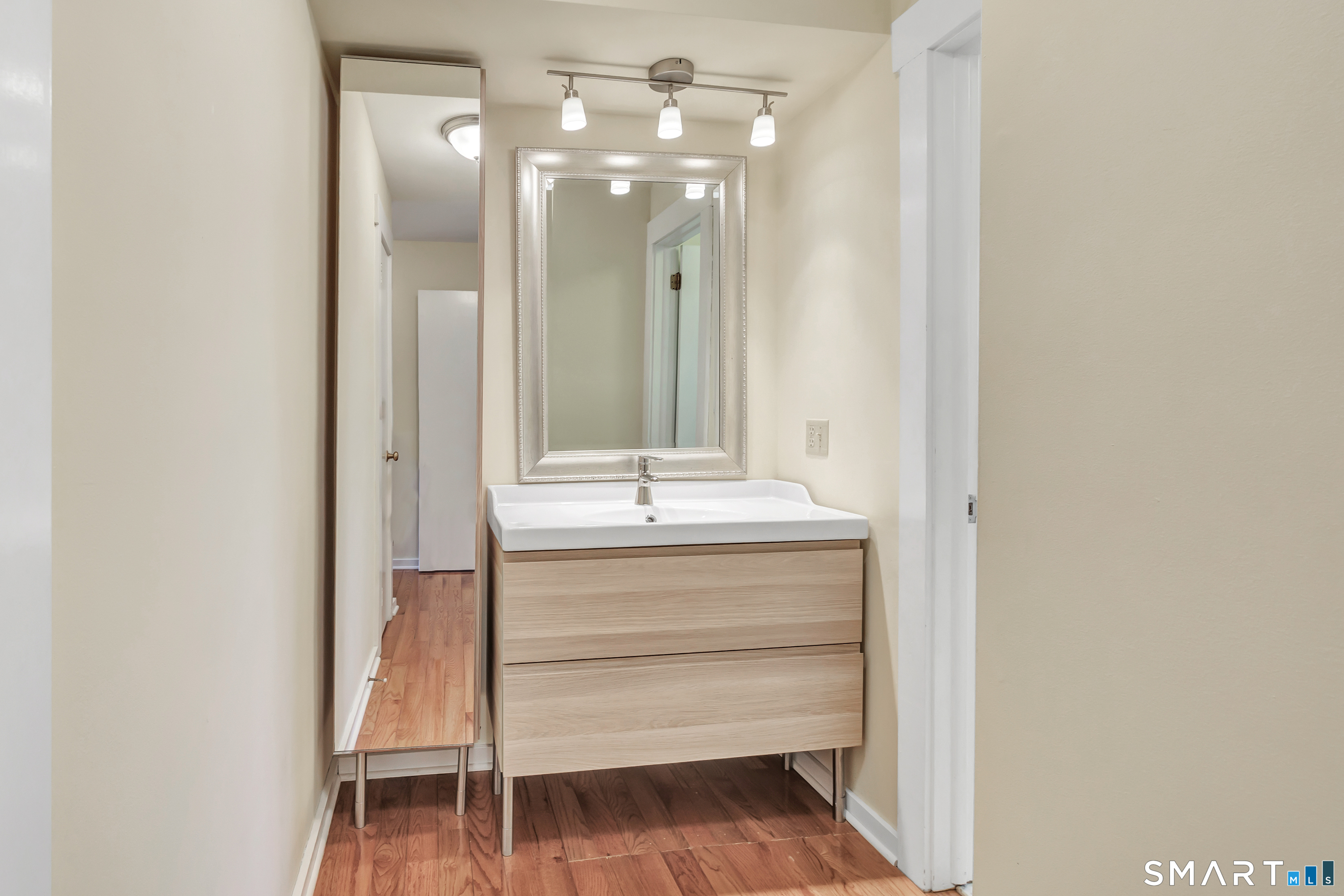 493 Pawnee Lane Stratford CT 06614