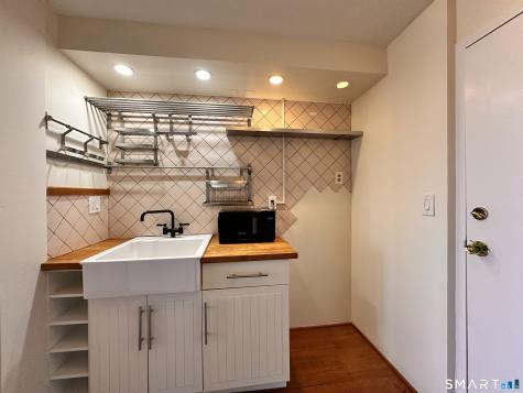 25 Ellsworth Street Bridgeport CT 06605