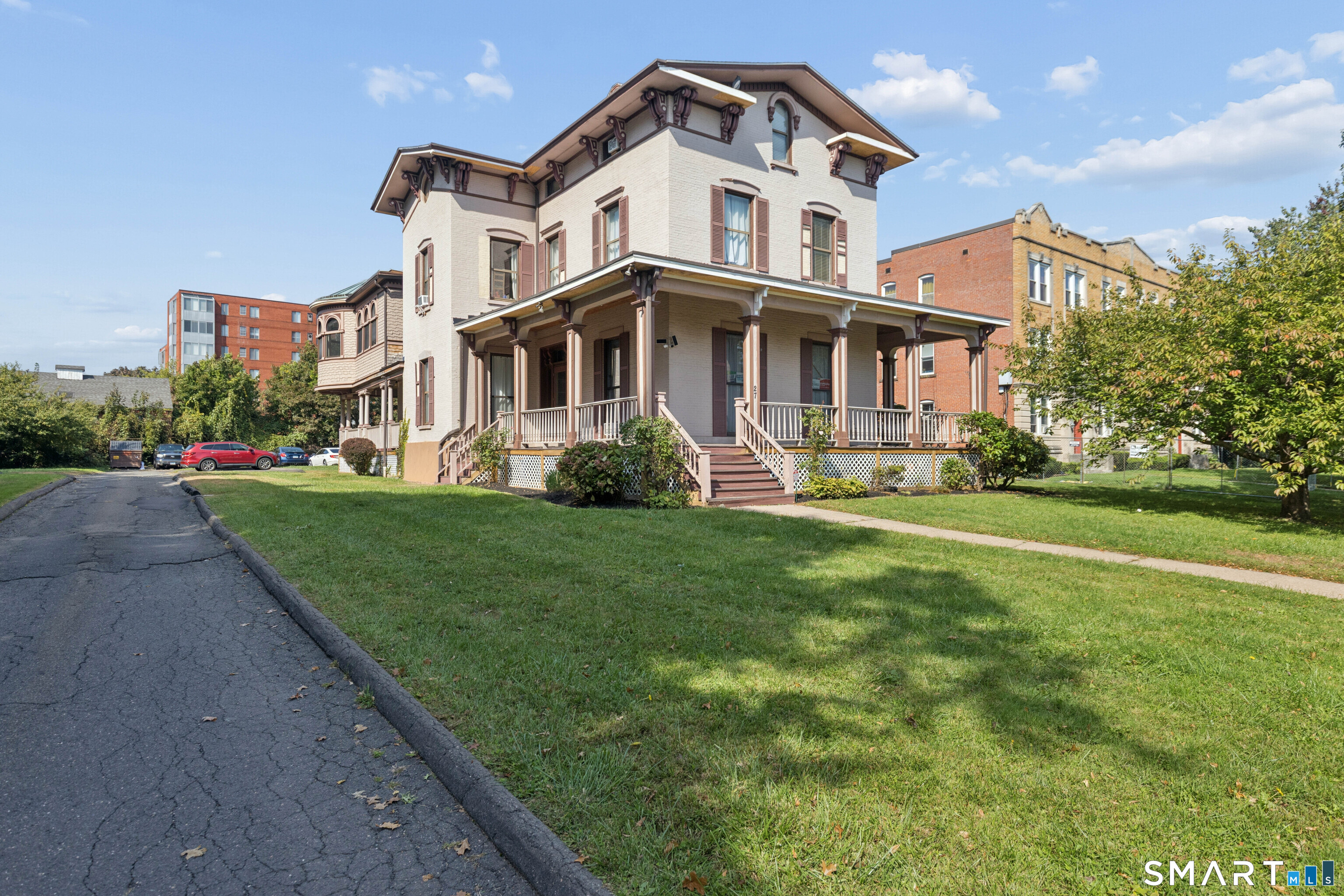 Hartford CT, 27 Charter Oak Place, Unit C