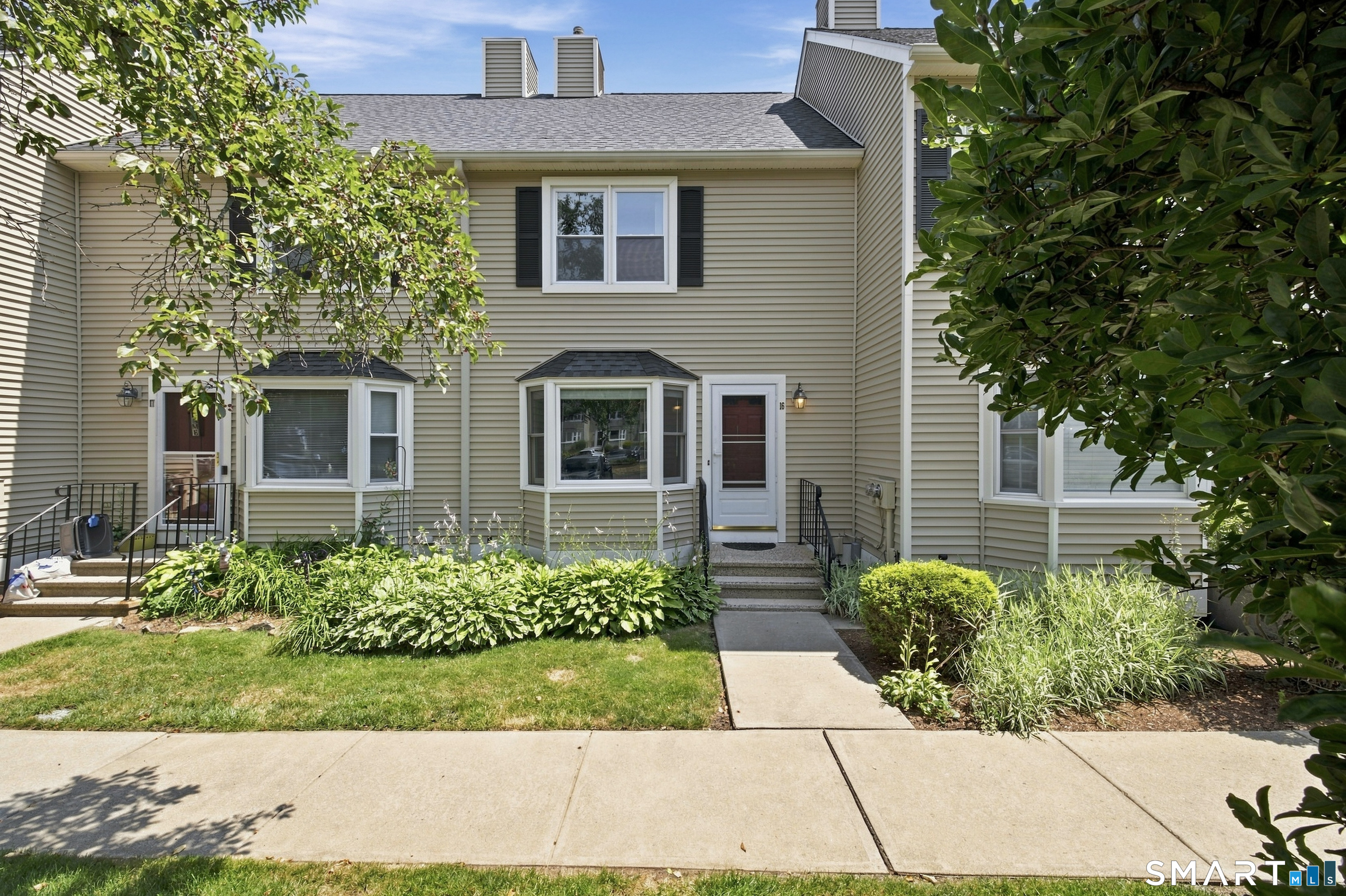 16 Braintree Court Suffield CT 06078