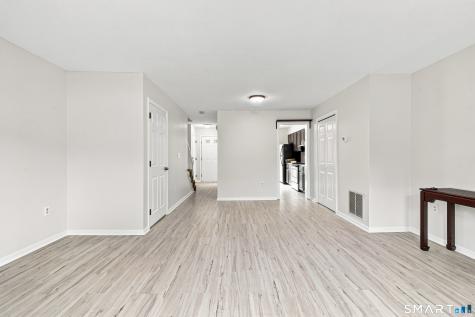 16 Braintree Court Suffield CT 06078