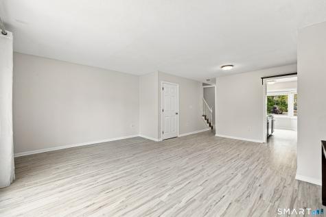 16 Braintree Court Suffield CT 06078