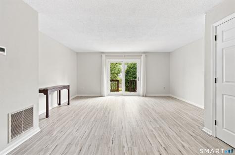 16 Braintree Court Suffield CT 06078