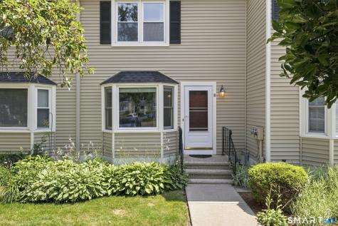 16 Braintree Court Suffield CT 06078