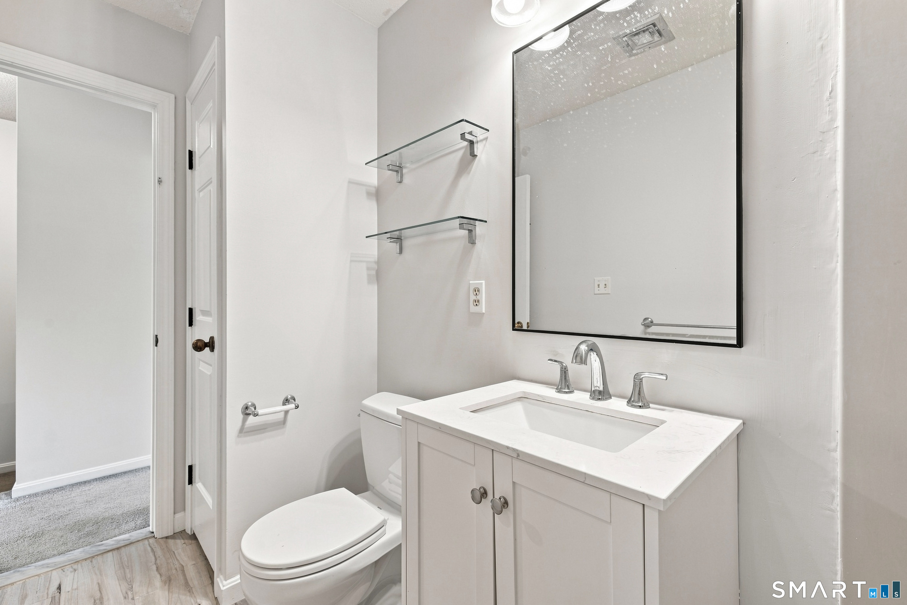 16 Braintree Court Suffield CT 06078