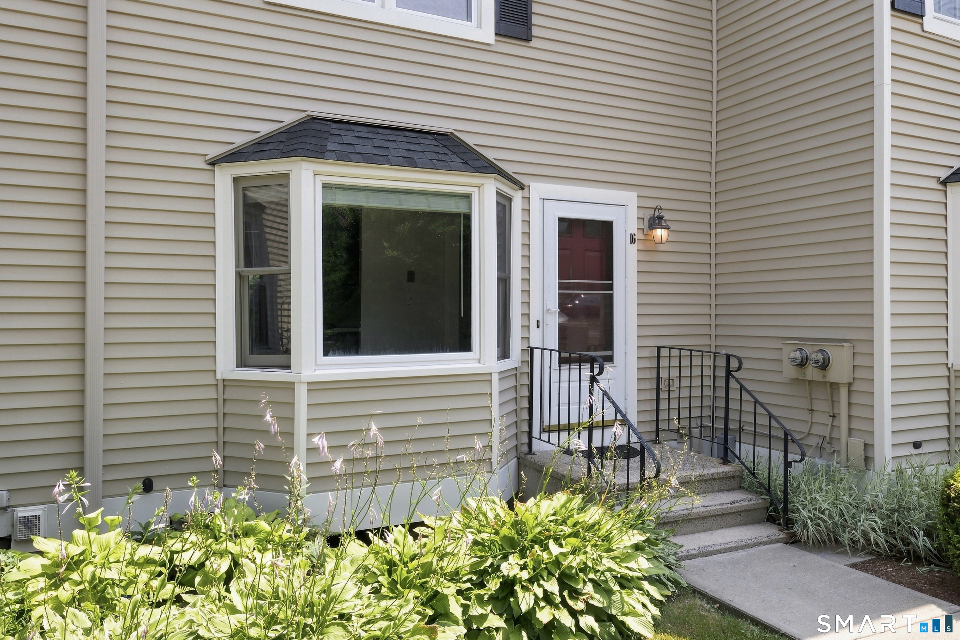 16 Braintree Court Suffield CT 06078