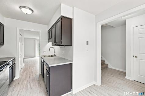 16 Braintree Court Suffield CT 06078
