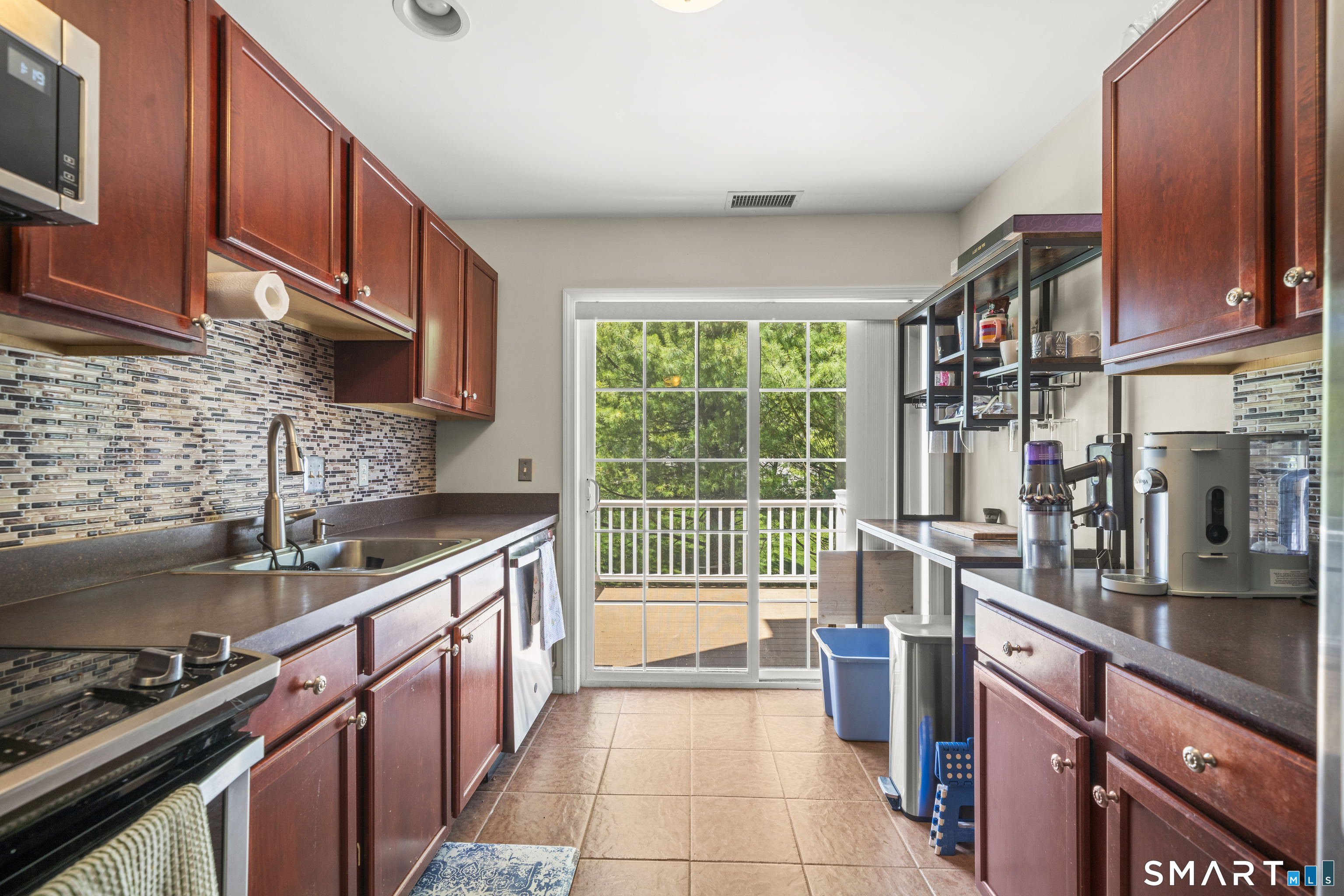 15 Freedom Way East Lyme CT 06357