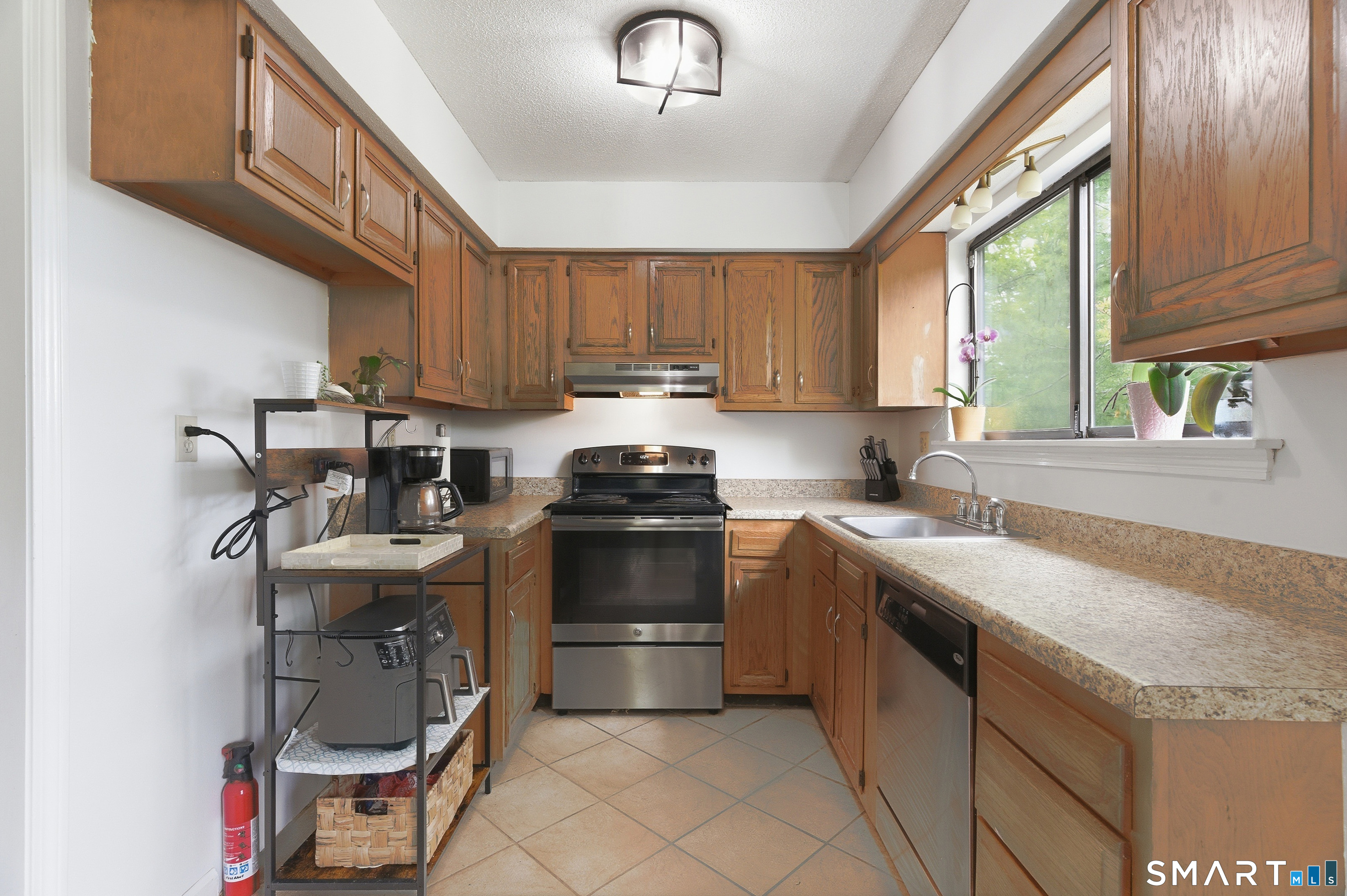 194 Conestoga Way Glastonbury CT 06033