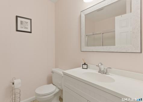 194 Conestoga Way Glastonbury CT 06033