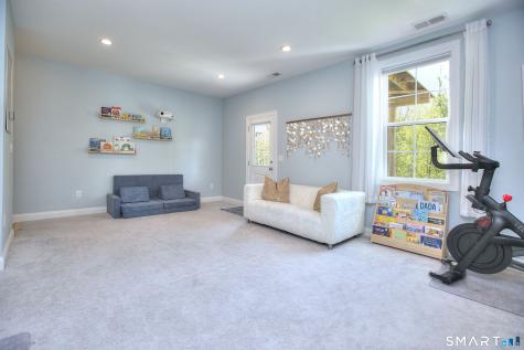 89 Brentwood Circle Danbury CT 06810
