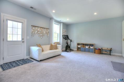 89 Brentwood Circle Danbury CT 06810