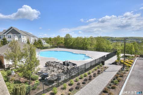 89 Brentwood Circle Danbury CT 06810
