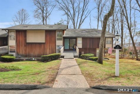 4-G Country Squire Drive Cromwell CT 06416