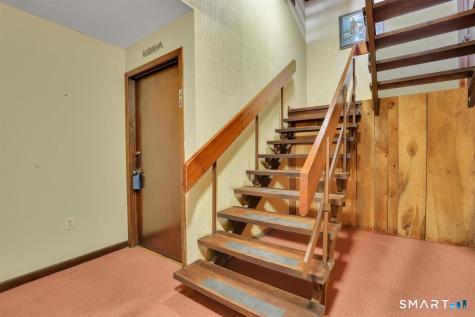 4-G Country Squire Drive Cromwell CT 06416