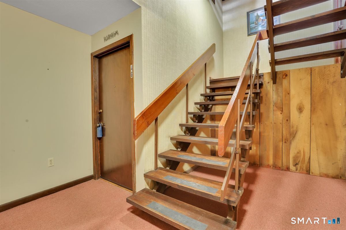 4-G Country Squire Drive Cromwell CT 06416