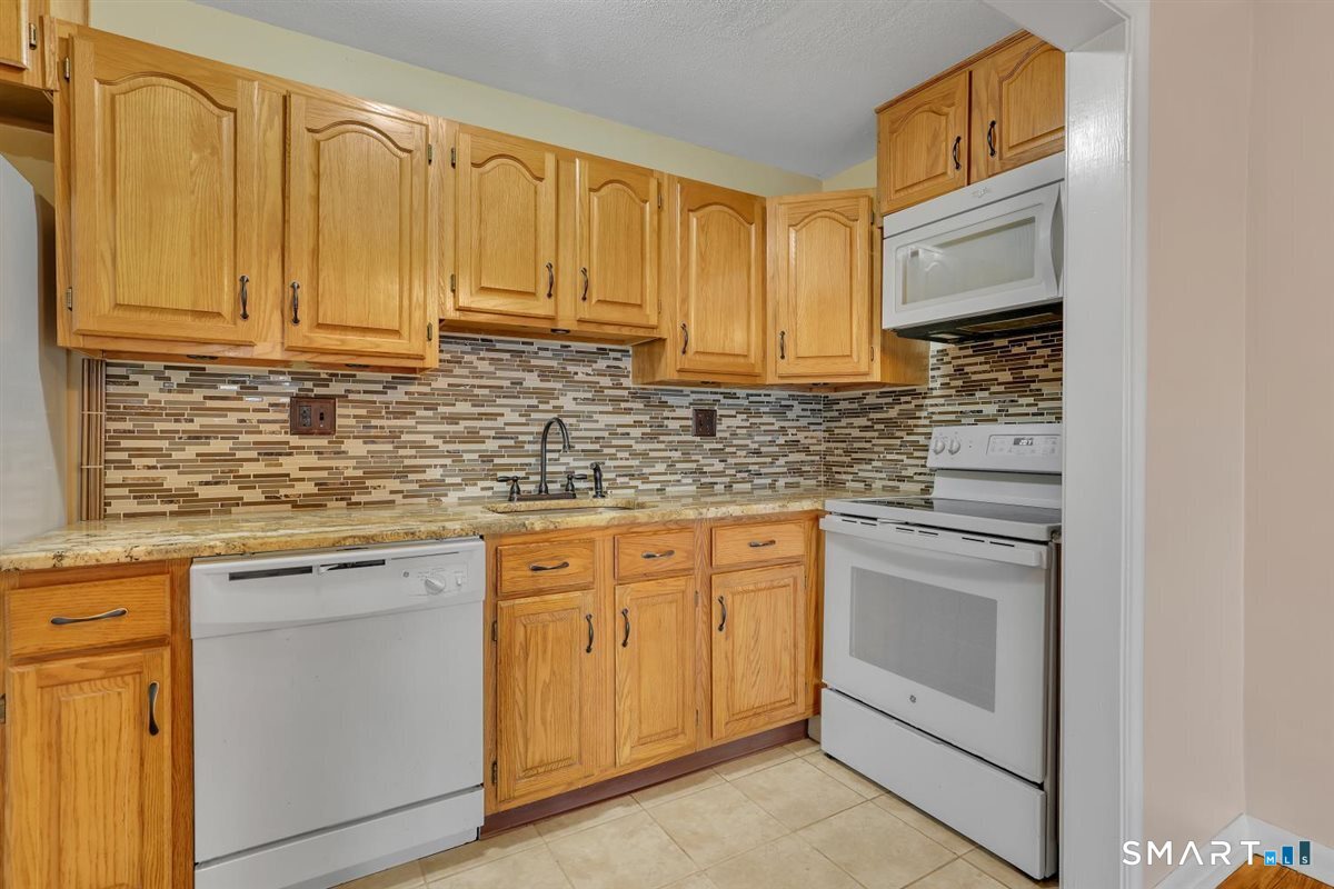 4-G Country Squire Drive Cromwell CT 06416