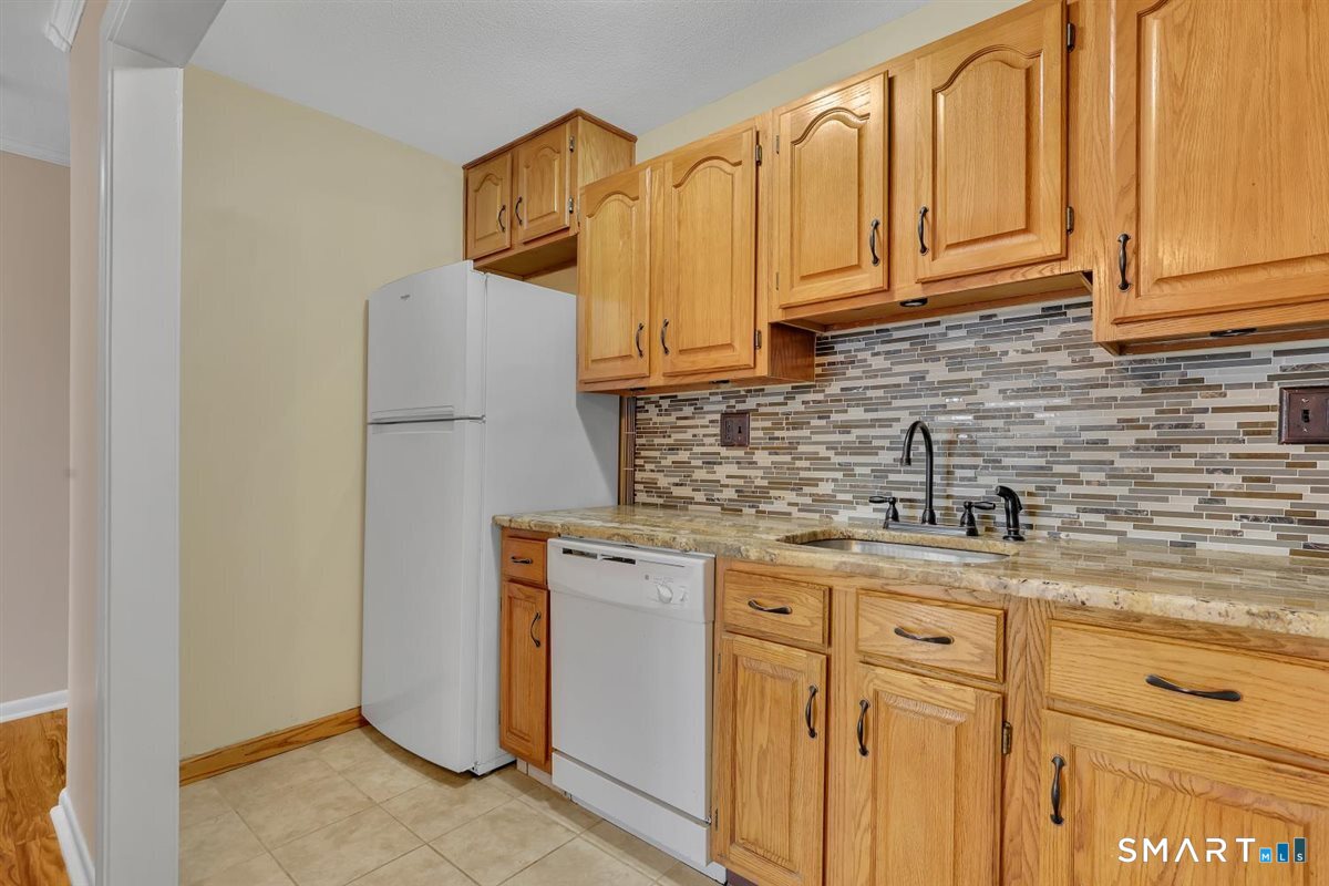 4-G Country Squire Drive Cromwell CT 06416