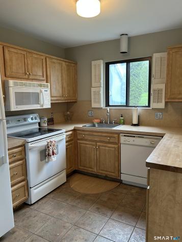 991 Heritage Village Southbury CT 06488
