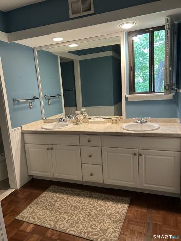 991 Heritage Village Southbury CT 06488