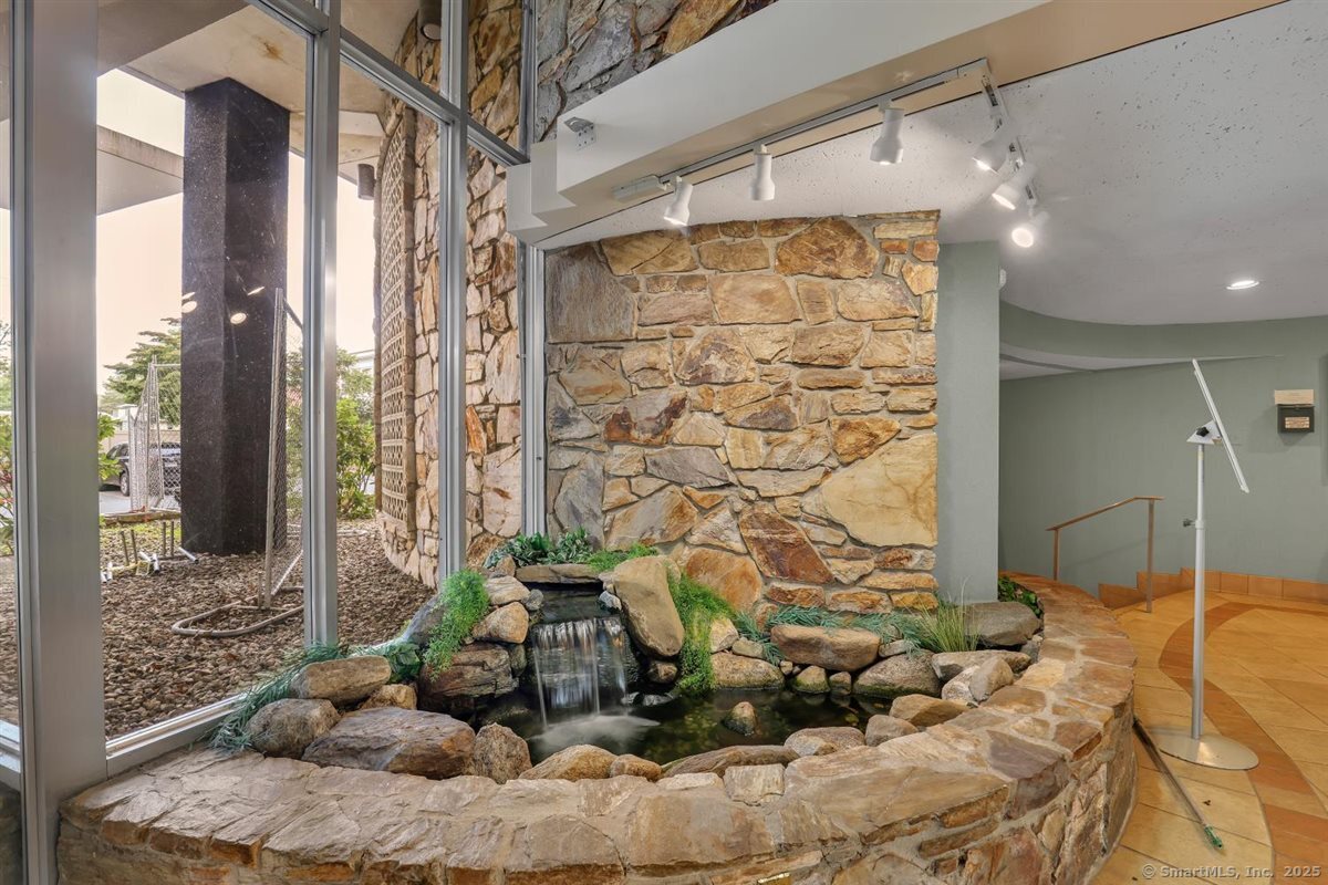 30 Woodland Street Hartford CT 06105