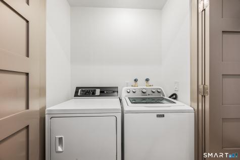 9 Carriage Drive Simsbury CT 06070