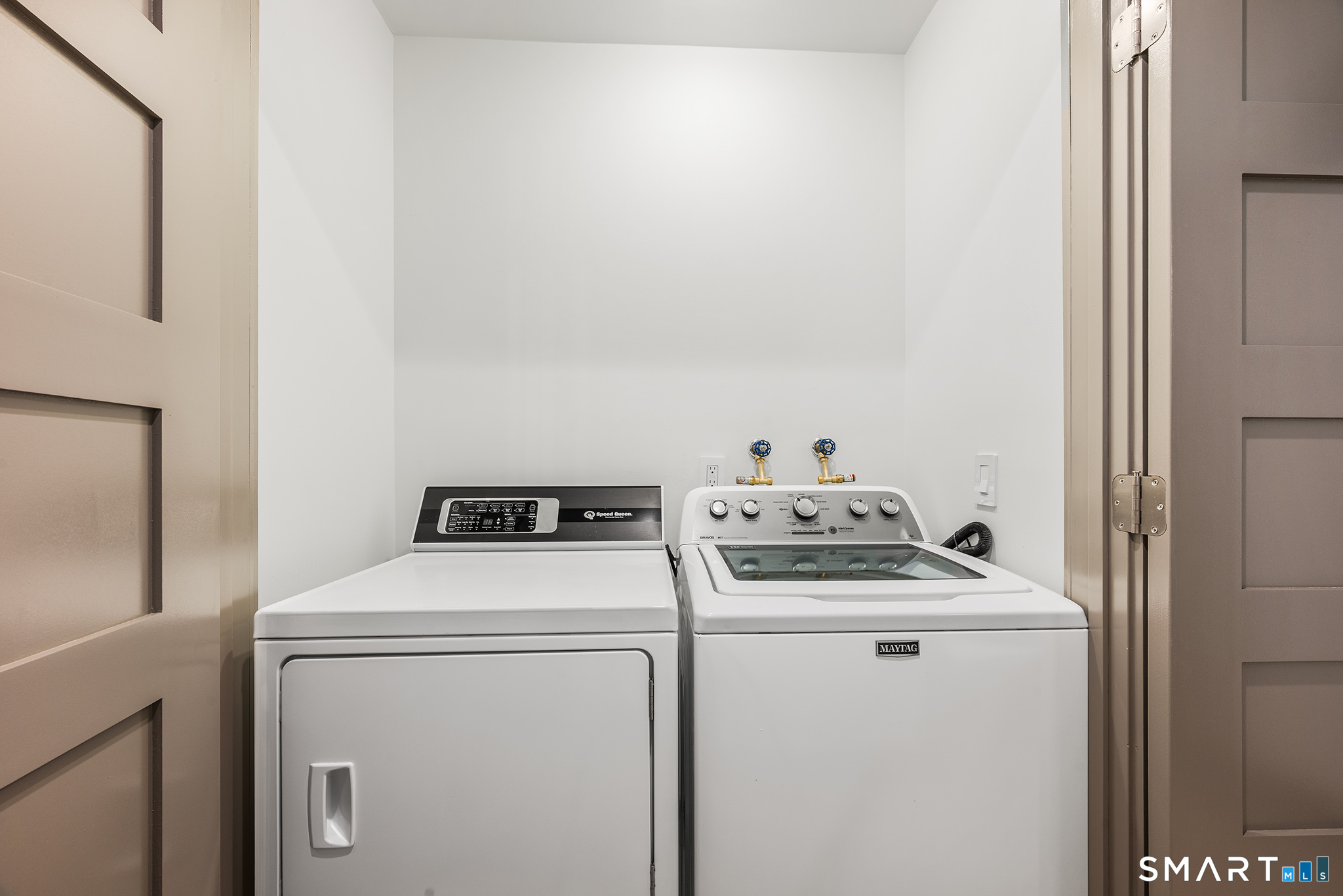 9 Carriage Drive Simsbury CT 06070