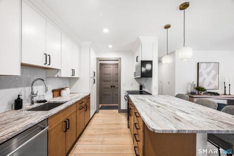 9 Carriage Drive Simsbury CT 06070