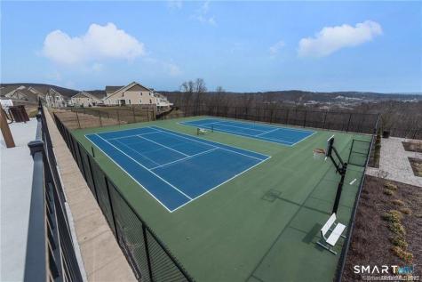 524 Center Meadow Lane Danbury CT 06810