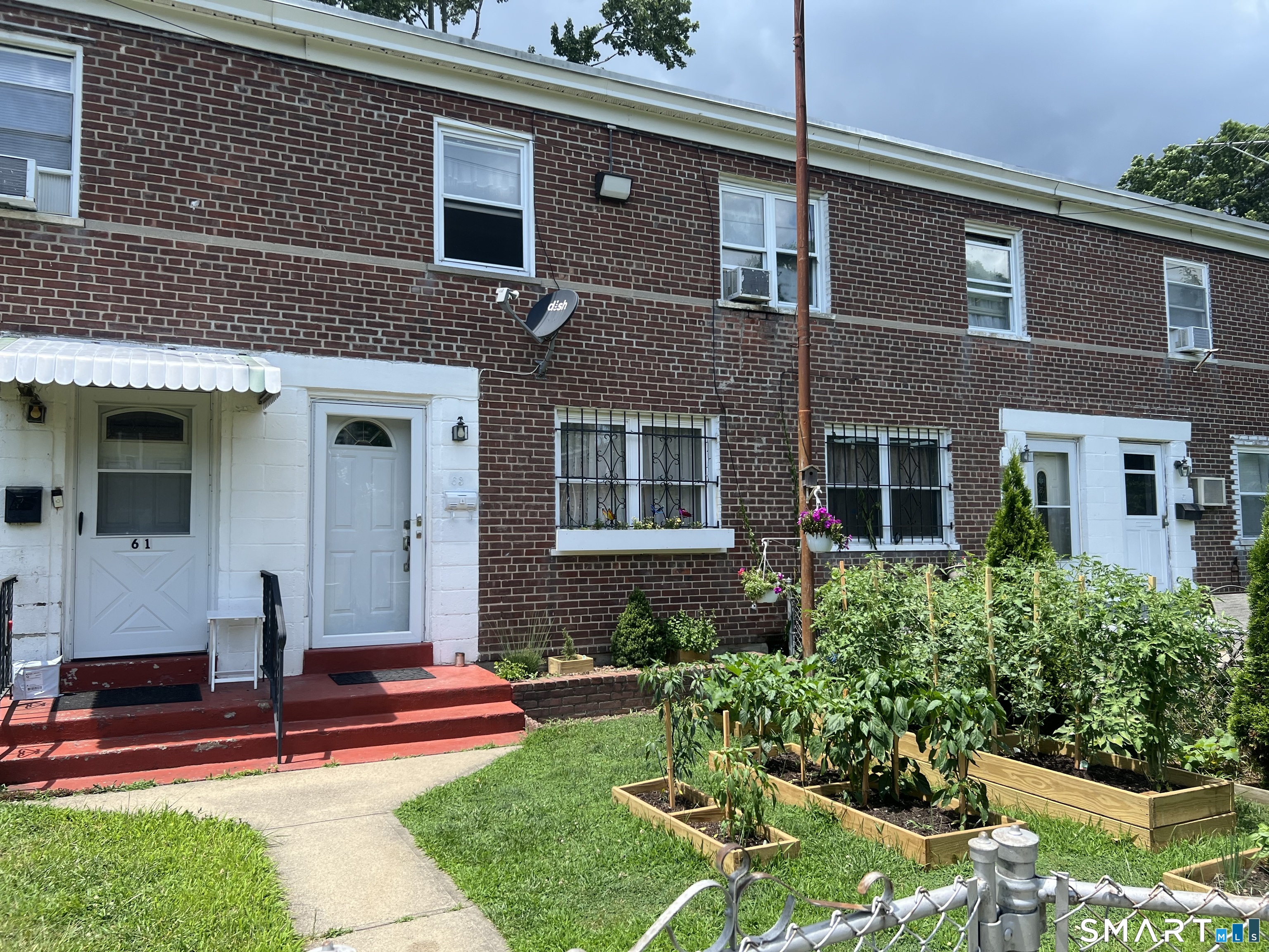 63 Court A, Bld 18 Court Bridgeport CT 06610