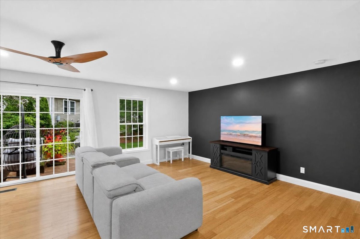 15 Freedom Way East Lyme CT 06357