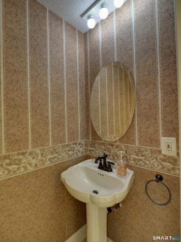 412 Pilgrim Harbor Wallingford CT 06492