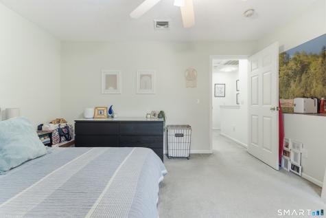49 Thames Height Lane Groton CT 06340