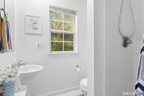 49 Thames Height Lane Groton CT 06340